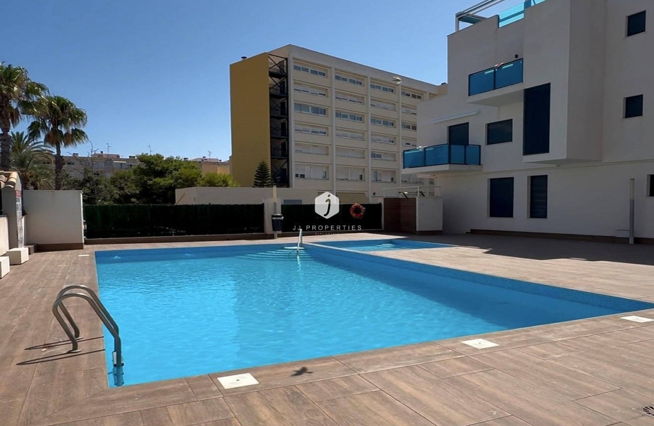 Resale - Apartment / flat -
Torrevieja - Playa del Cura