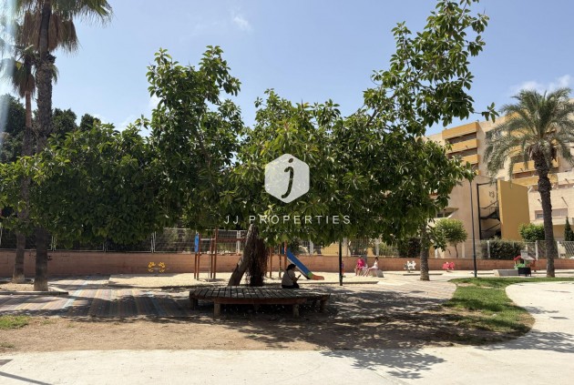 Resale - Apartment / flat -
Torrevieja - Playa del Cura