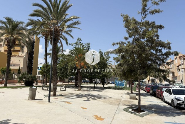 Resale - Apartment / flat -
Torrevieja - Playa del Cura