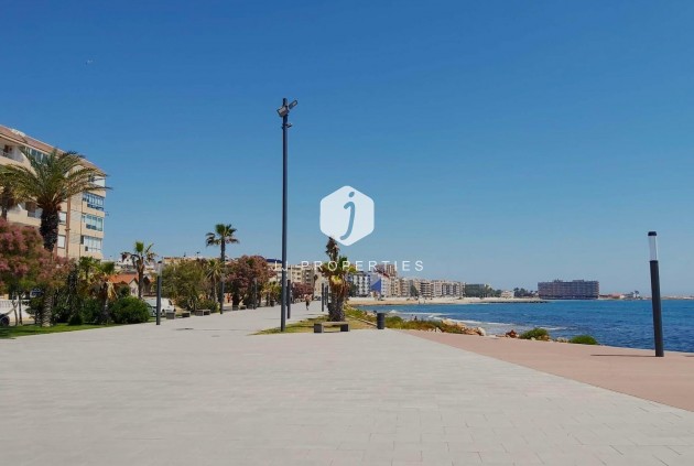 Resale - Apartment / flat -
Torrevieja - Playa del Cura