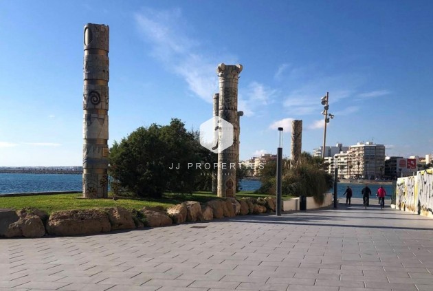 Resale - Apartment / flat -
Torrevieja - Playa del Cura