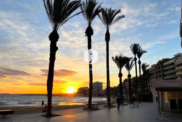 Resale - Apartment / flat -
Torrevieja - Playa del Cura