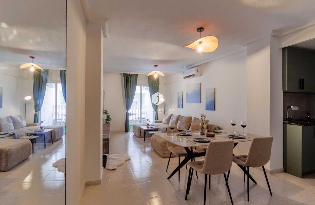 Aus zweiter Hand - Wohnung -
Torrevieja - Playa del Cura
