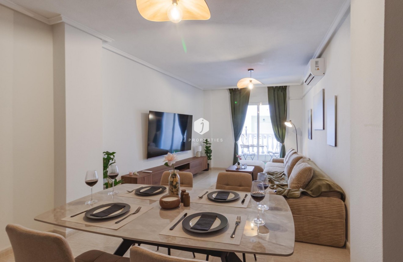 Aus zweiter Hand - Wohnung -
Torrevieja - Playa del Cura