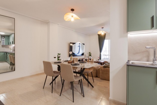 Aus zweiter Hand - Wohnung -
Torrevieja - Playa del Cura
