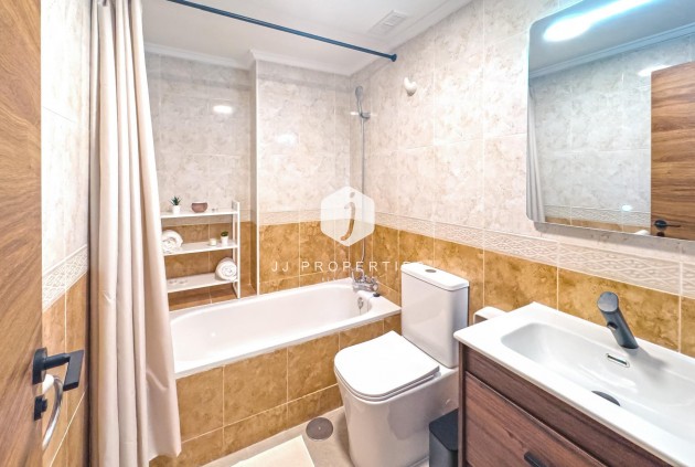 Aus zweiter Hand - Wohnung -
Torrevieja - Playa del Cura