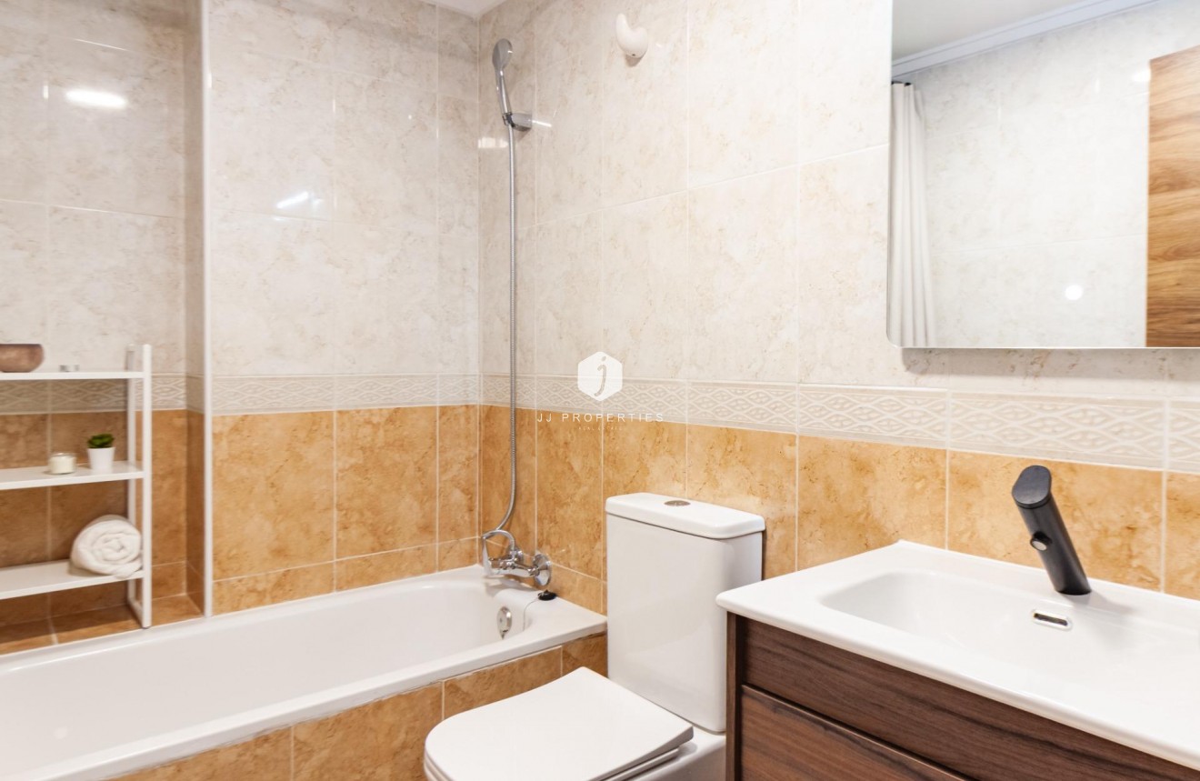 Aus zweiter Hand - Wohnung -
Torrevieja - Playa del Cura