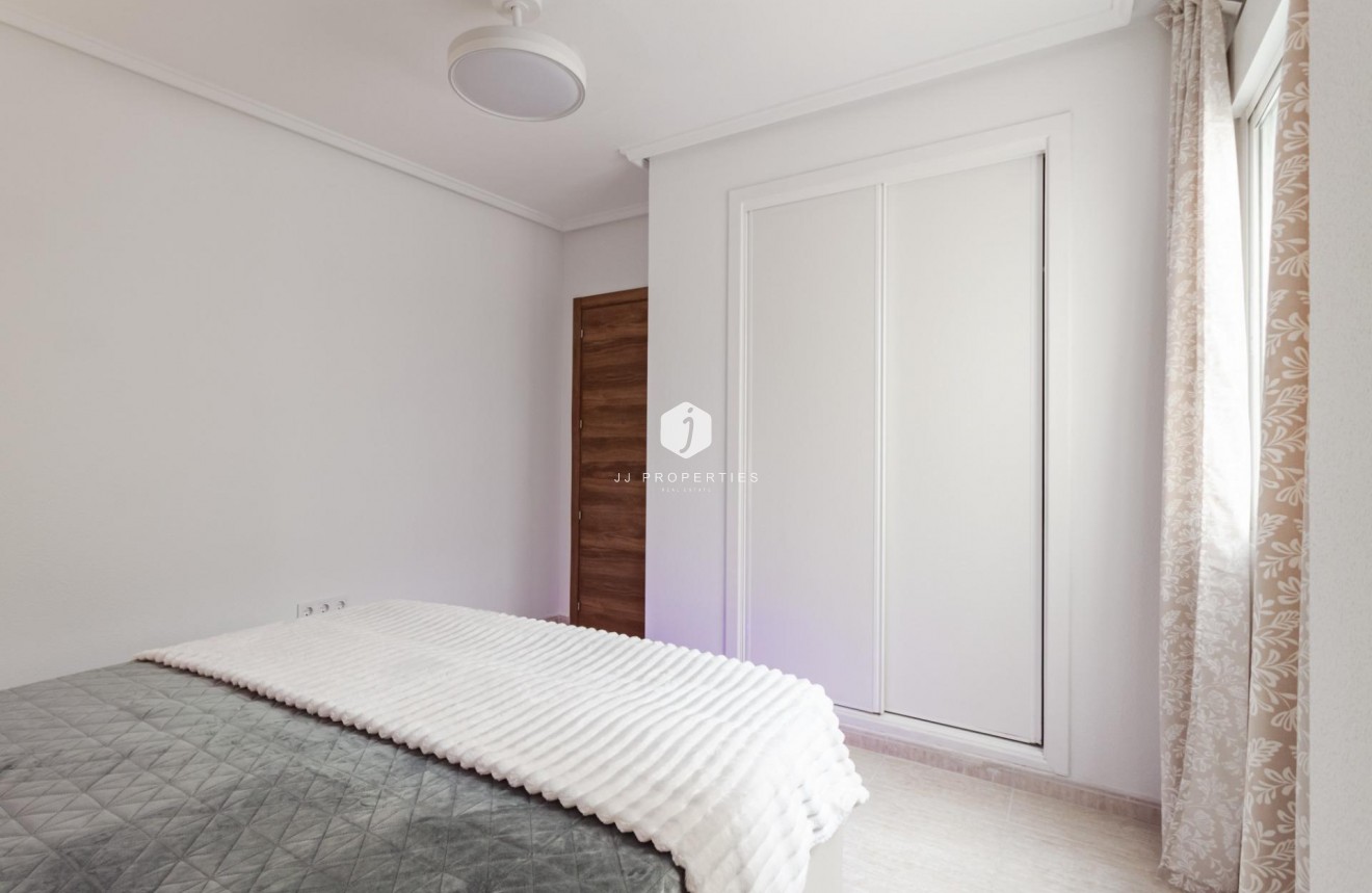 Aus zweiter Hand - Wohnung -
Torrevieja - Playa del Cura