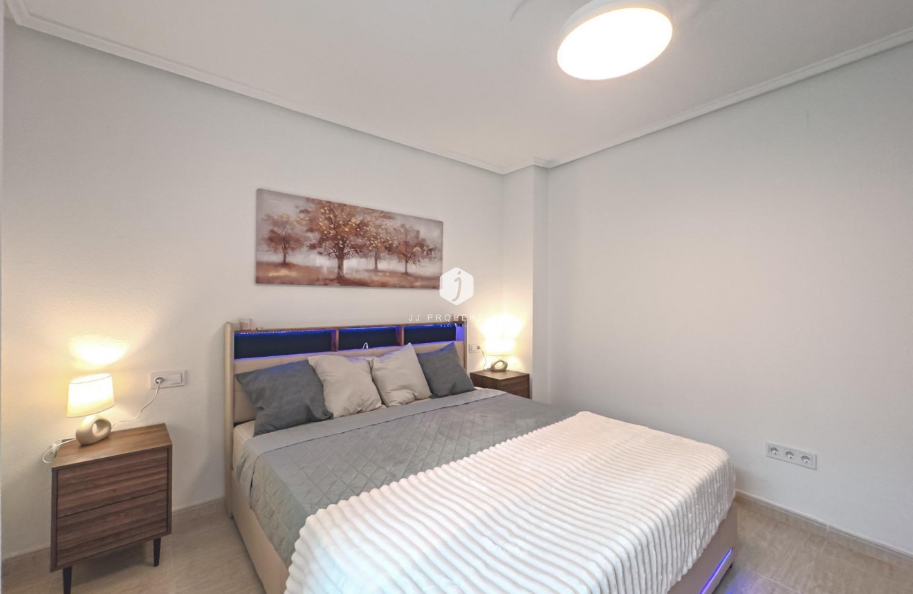 Aus zweiter Hand - Wohnung -
Torrevieja - Playa del Cura