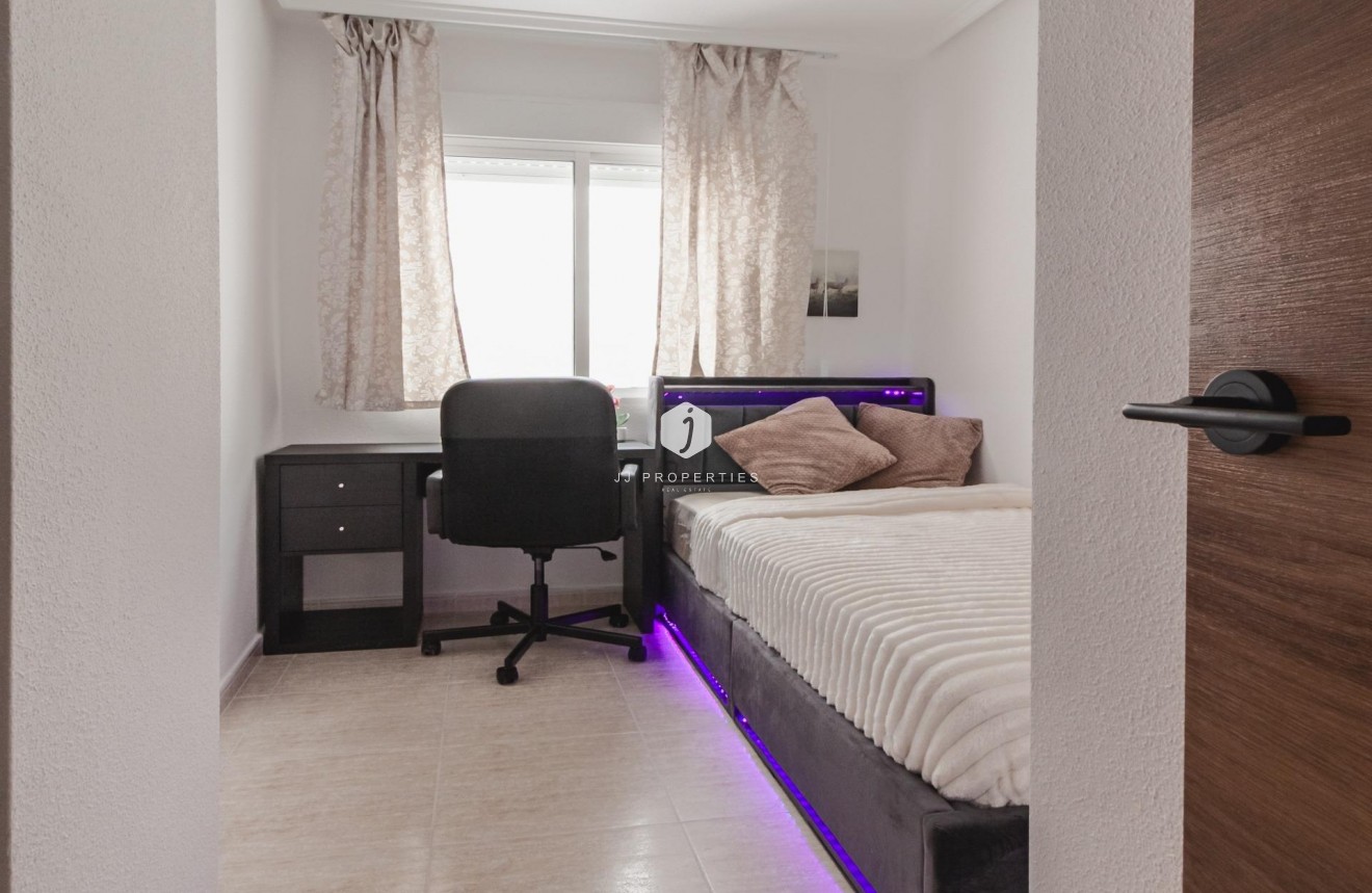 Aus zweiter Hand - Wohnung -
Torrevieja - Playa del Cura