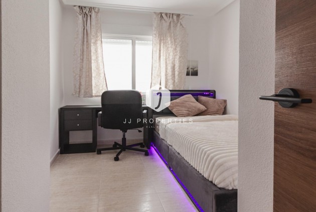 Aus zweiter Hand - Wohnung -
Torrevieja - Playa del Cura