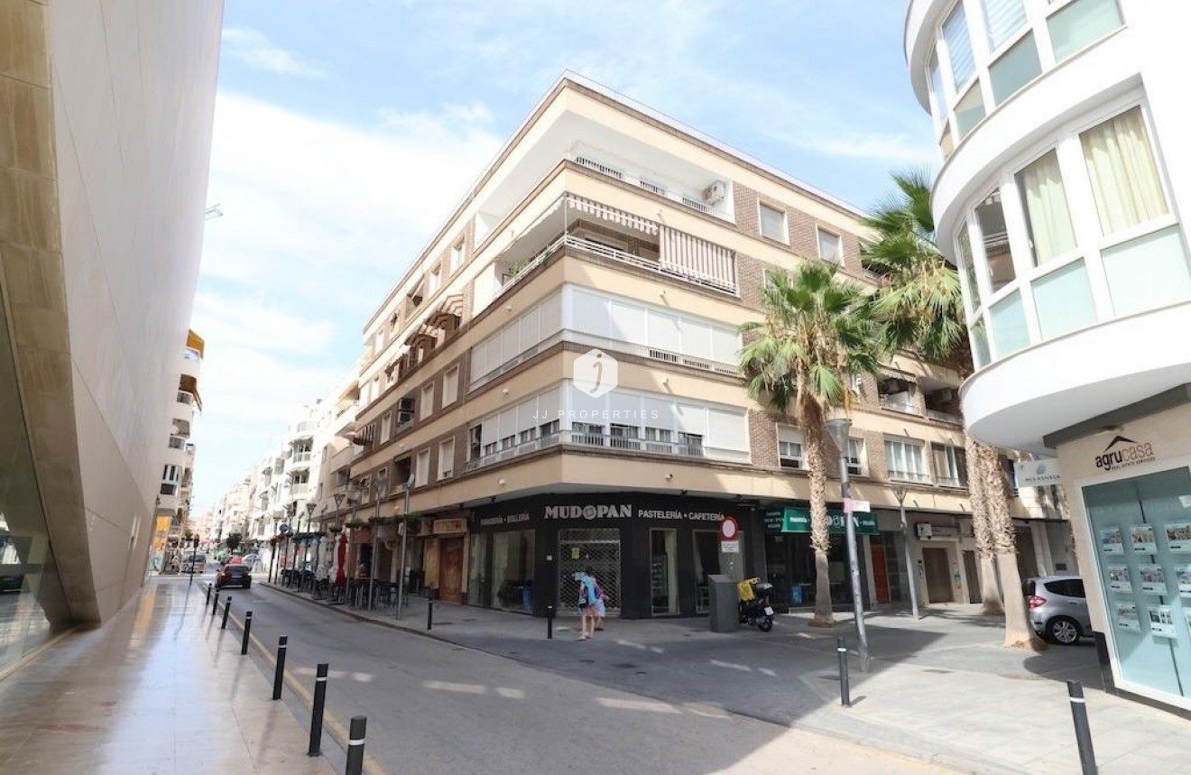Z drugiej ręki - Daszek -
Torrevieja - Costa Blanca