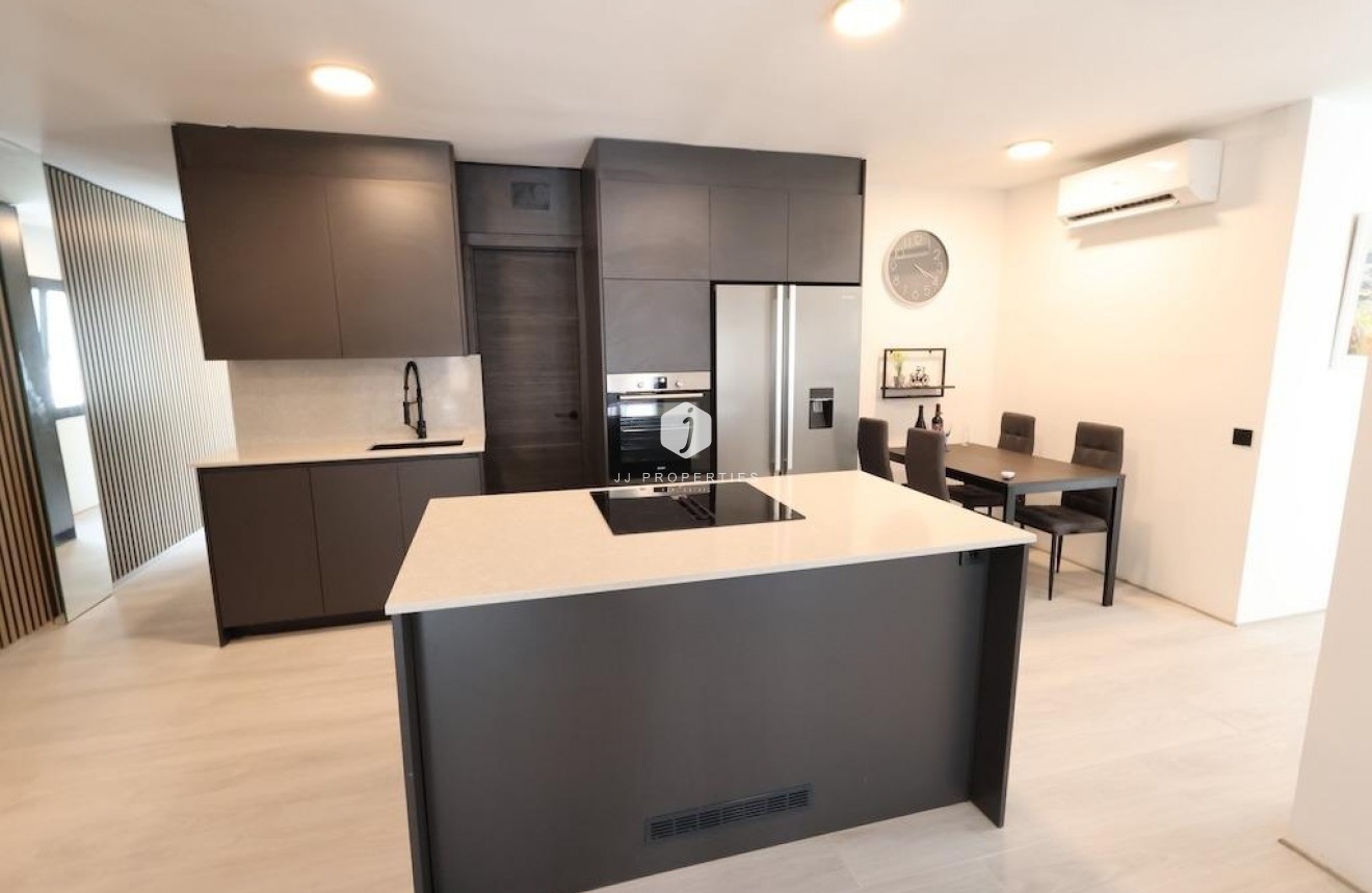 Z drugiej ręki - Daszek -
Torrevieja - Costa Blanca