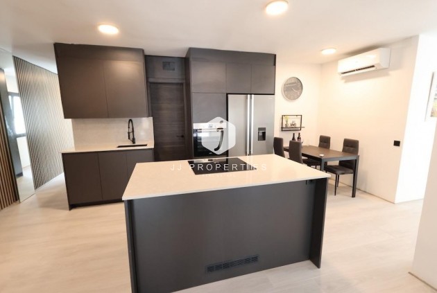 Z drugiej ręki - Daszek -
Torrevieja - Costa Blanca