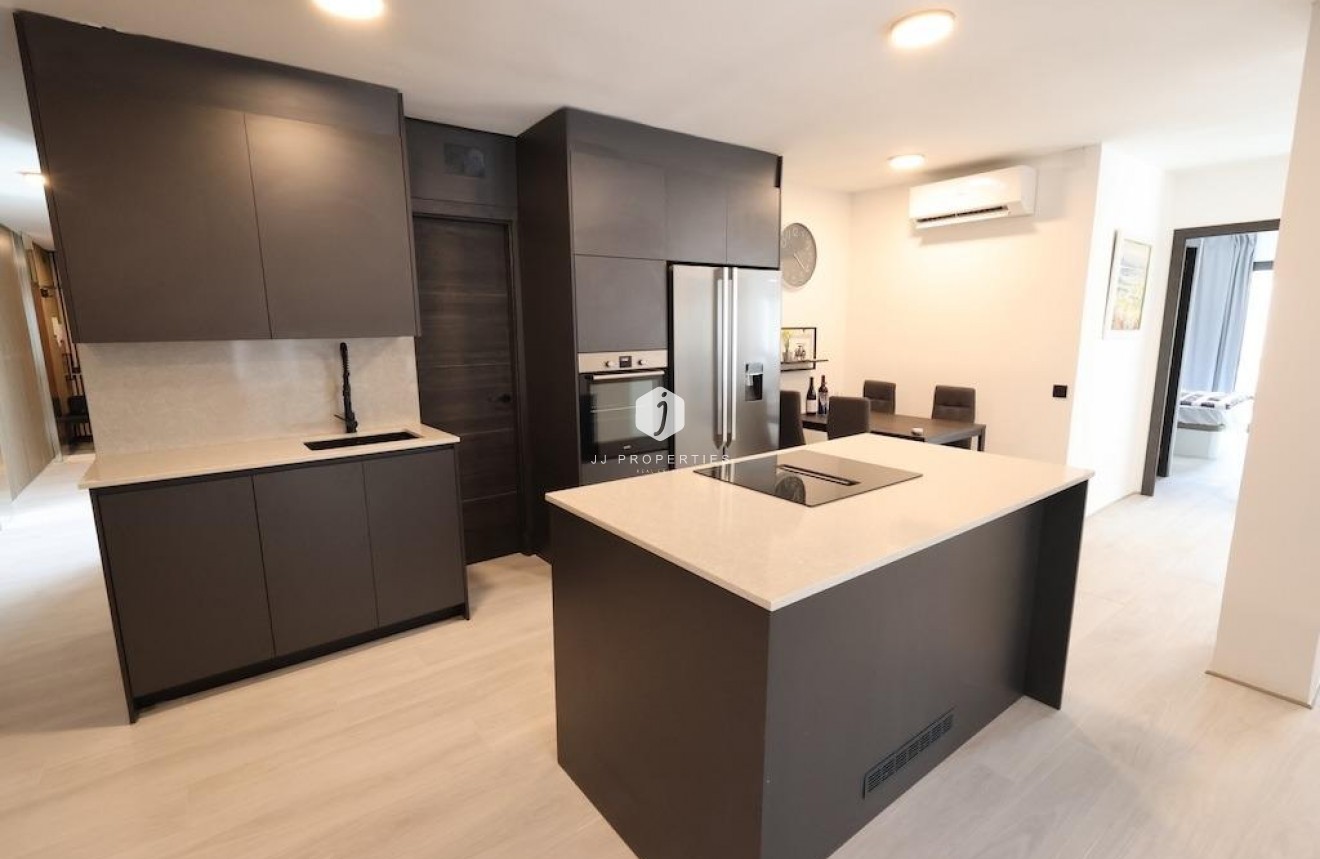 Z drugiej ręki - Daszek -
Torrevieja - Costa Blanca