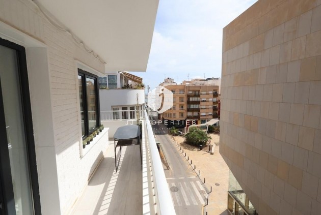 Z drugiej ręki - Daszek -
Torrevieja - Costa Blanca