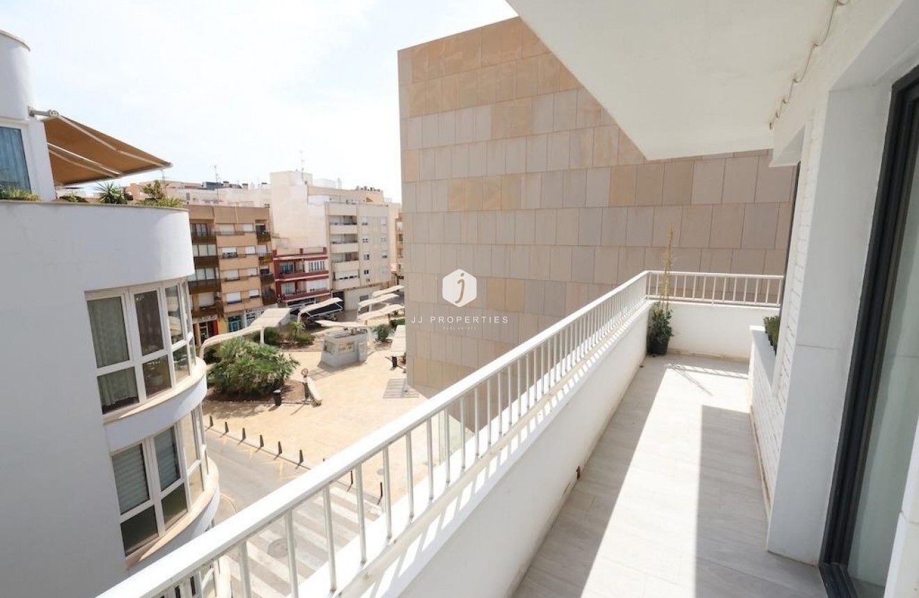 Z drugiej ręki - Daszek -
Torrevieja - Costa Blanca
