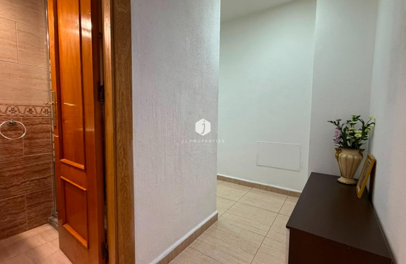 Resale - Apartment / flat -
Torrevieja