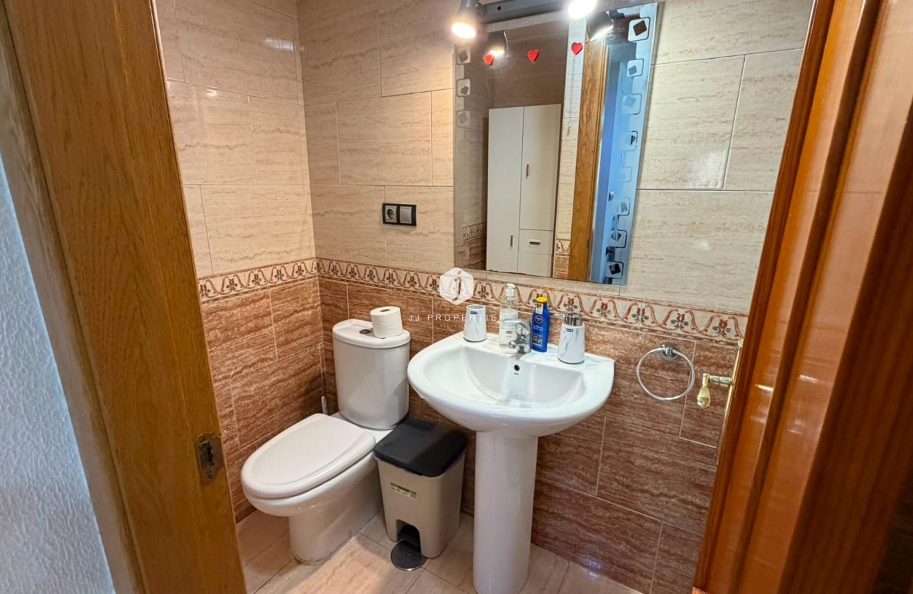 Resale - Apartment / flat -
Torrevieja