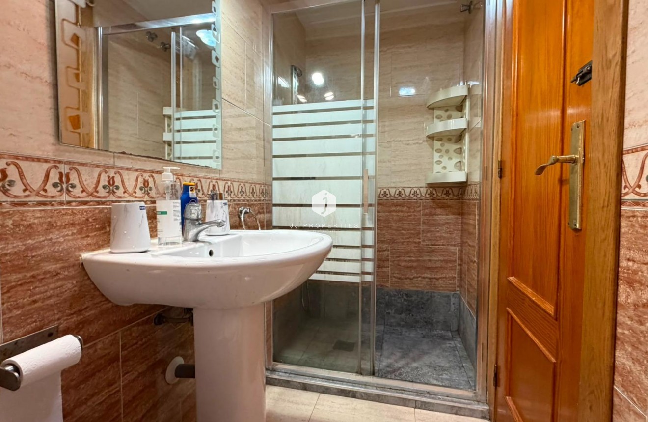 Resale - Apartment / flat -
Torrevieja