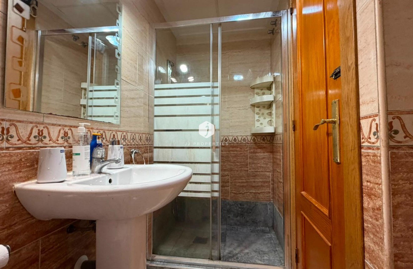 Resale - Apartment / flat -
Torrevieja