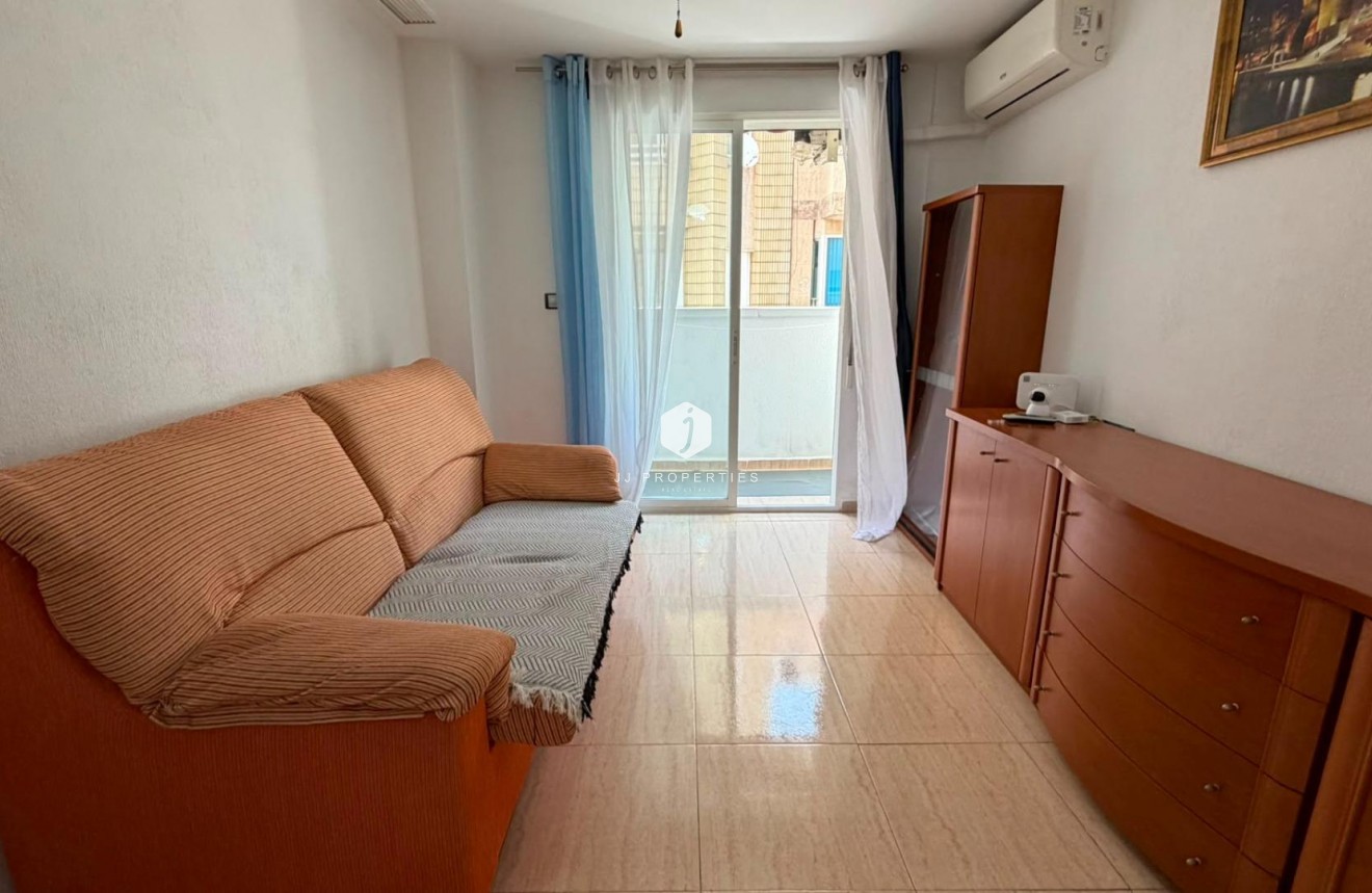 Resale - Apartment / flat -
Torrevieja