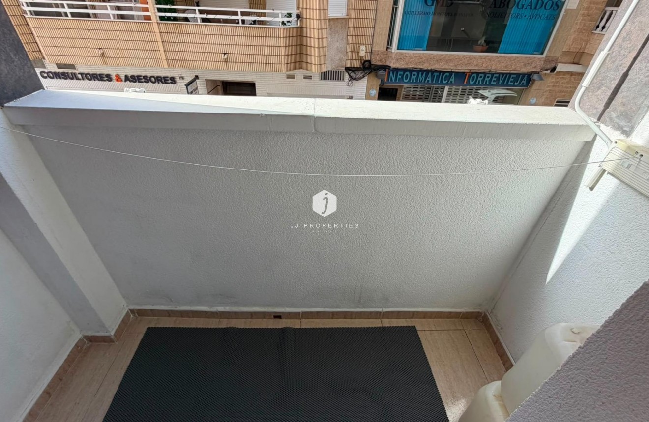 Resale - Apartment / flat -
Torrevieja