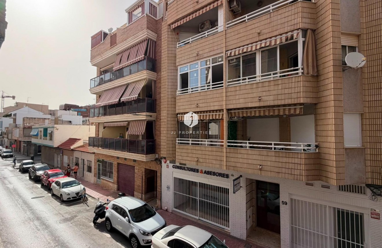 Resale - Apartment / flat -
Torrevieja