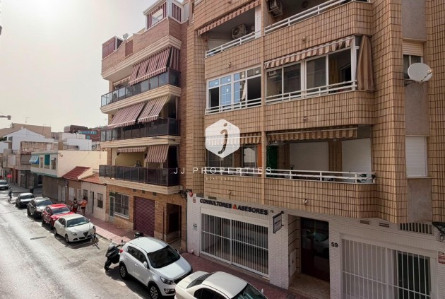 Resale - Apartment / flat -
Torrevieja
