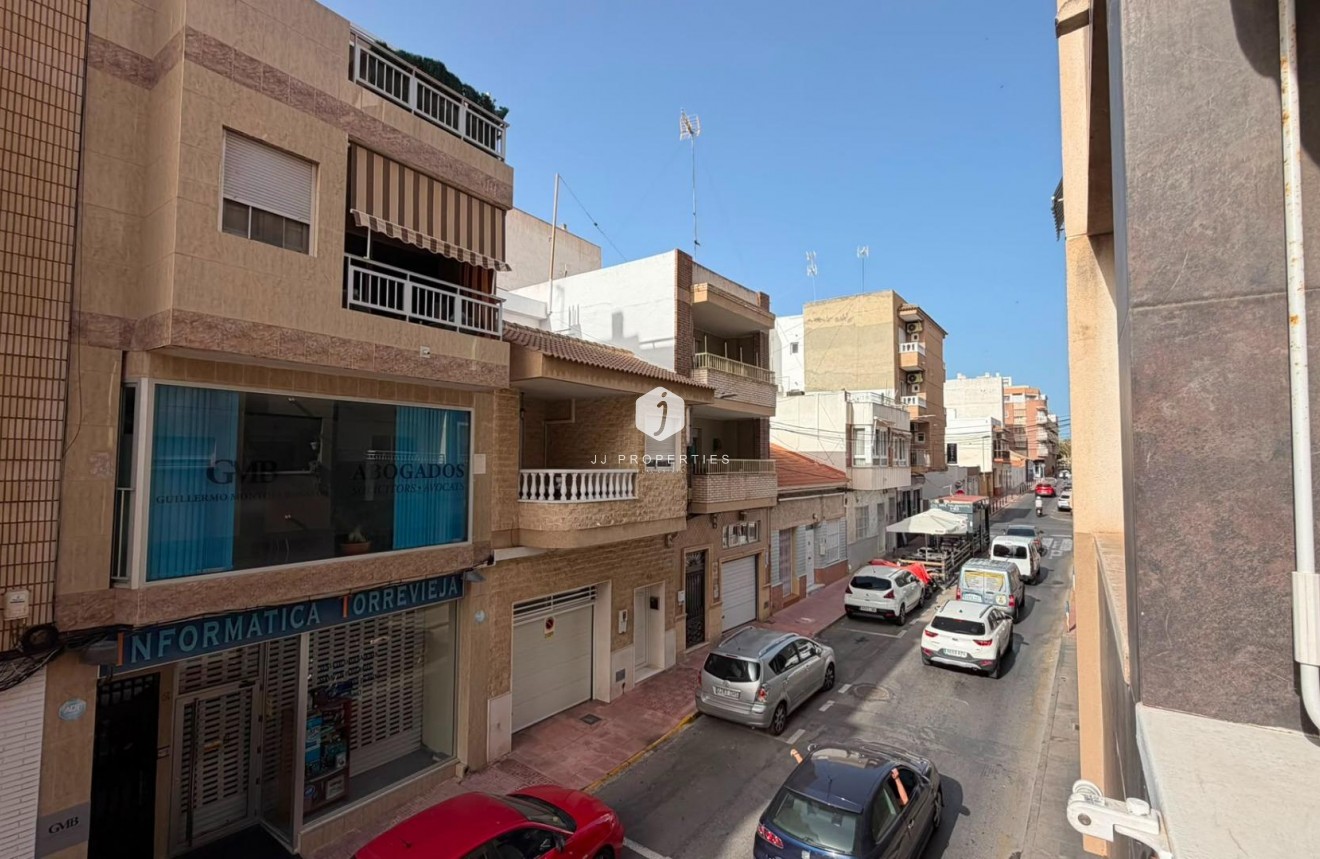 Resale - Apartment / flat -
Torrevieja
