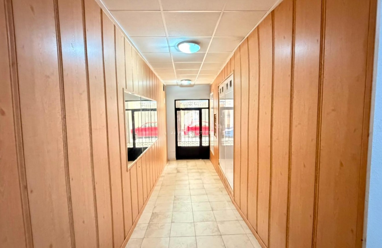 Resale - Apartment / flat -
Torrevieja