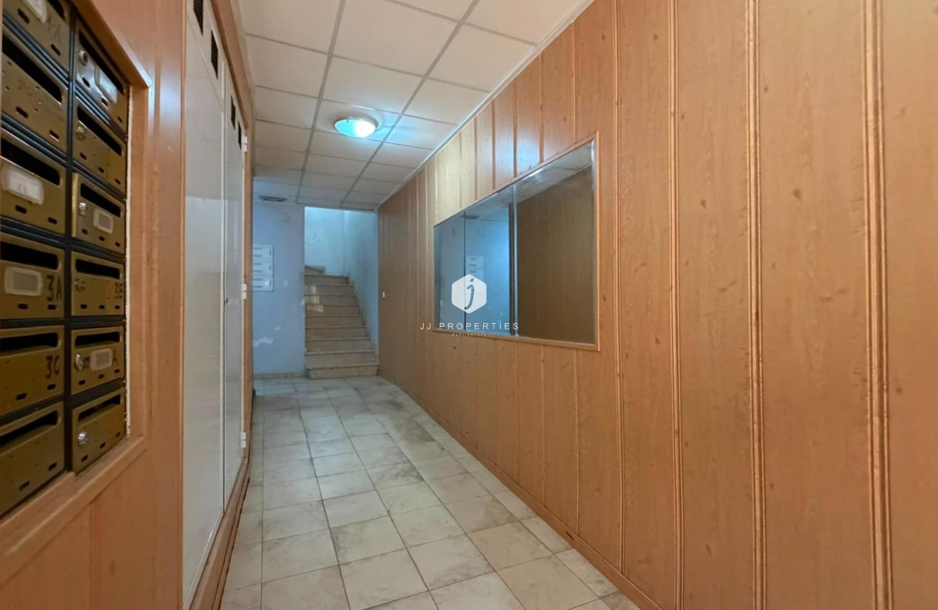 Resale - Apartment / flat -
Torrevieja