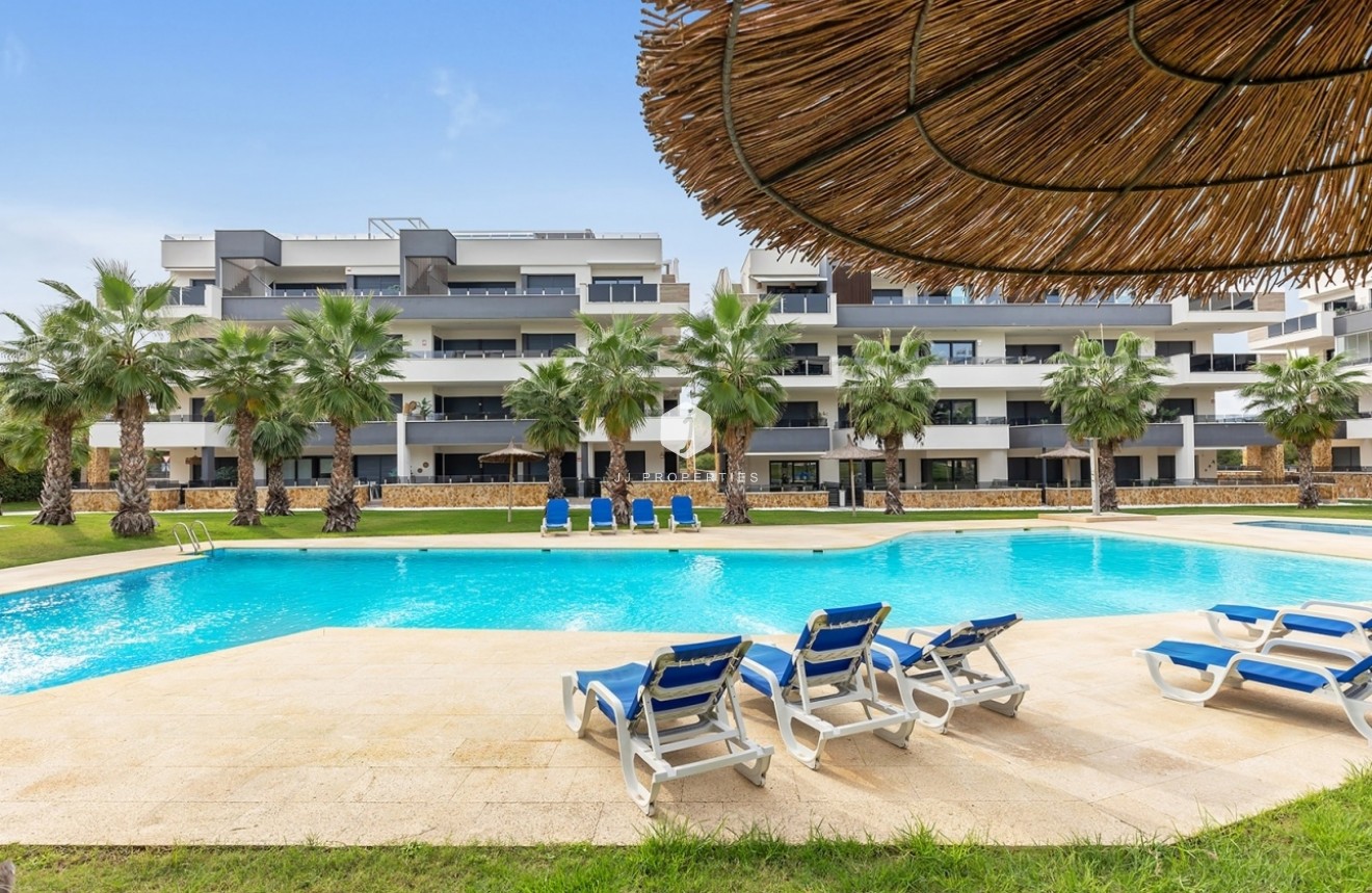 Aus zweiter Hand - Penthouse -
Los Altos - AMANECER