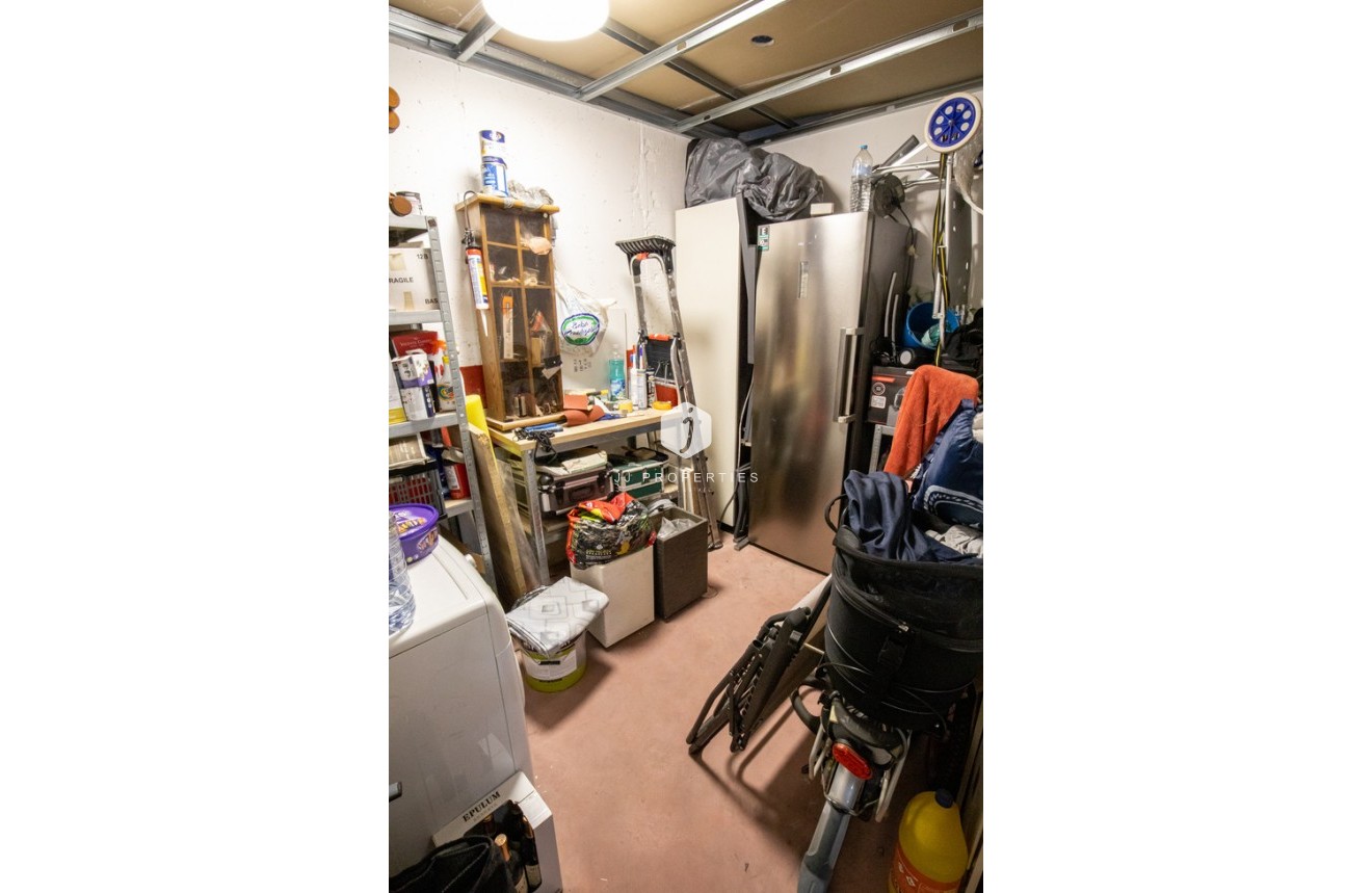 Aus zweiter Hand - Penthouse -
Los Altos - AMANECER