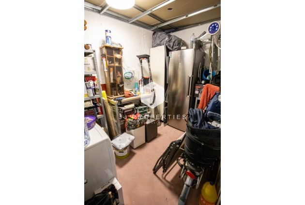 Aus zweiter Hand - Penthouse -
Los Altos - AMANECER