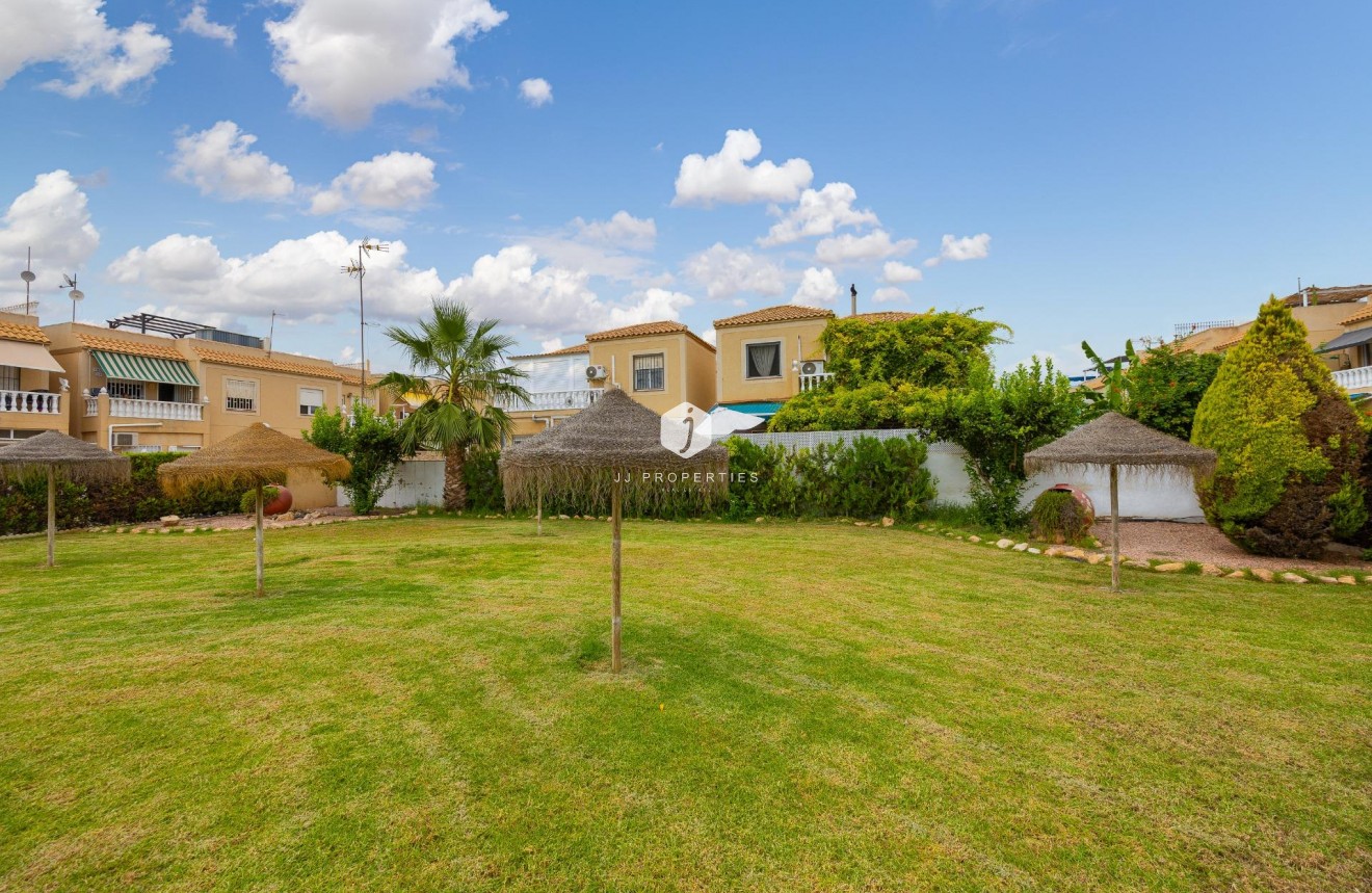 Tweedehands - Villa -
Torrevieja - El Limonar