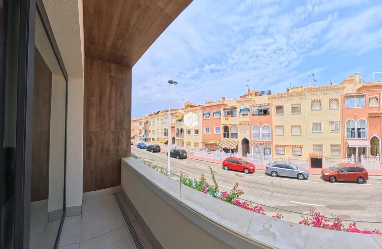 Z drugiej ręki - Daszek -
Torrevieja
