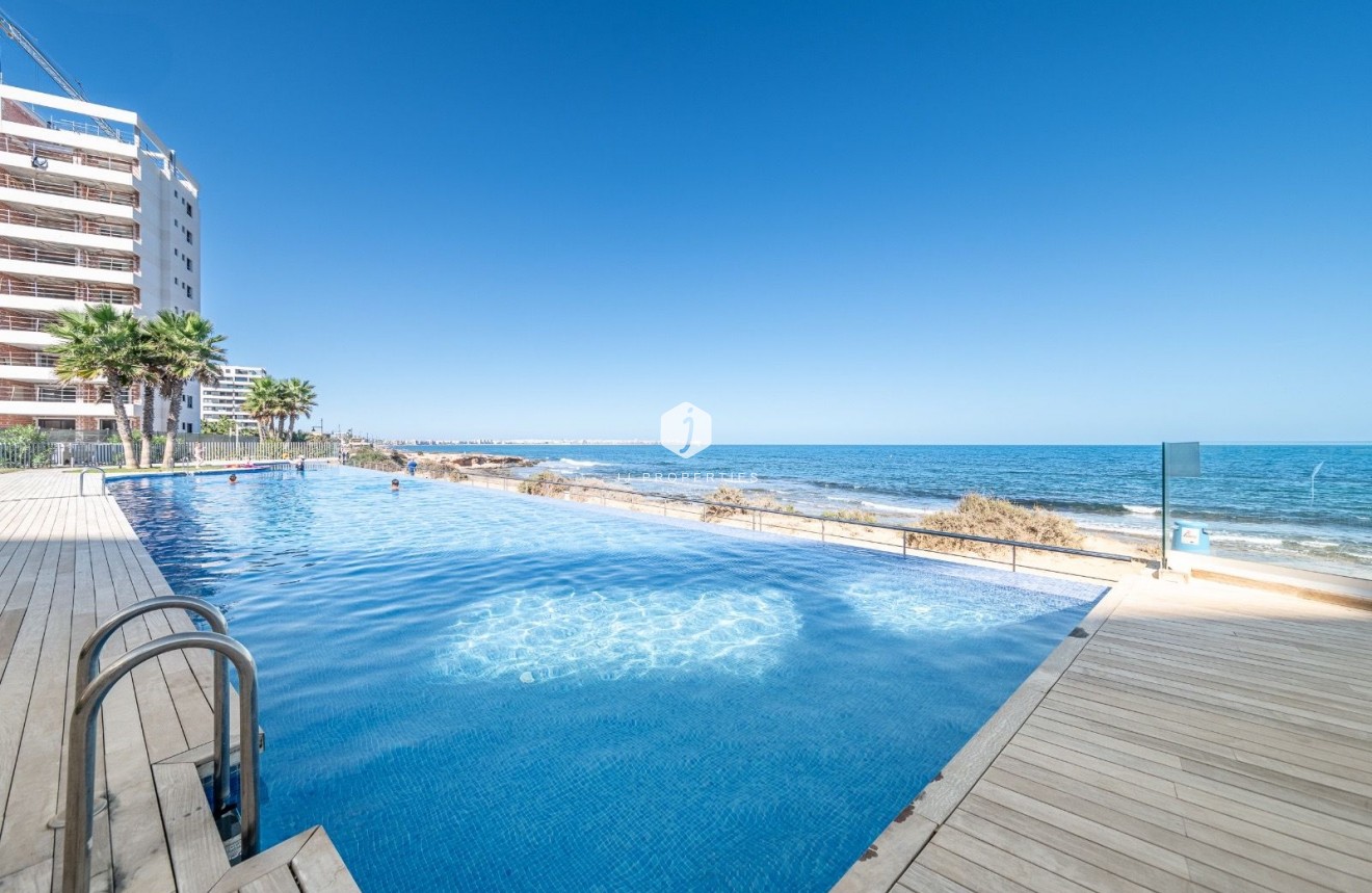 Resale - Apartment / flat -
Torrevieja - Costa Blanca