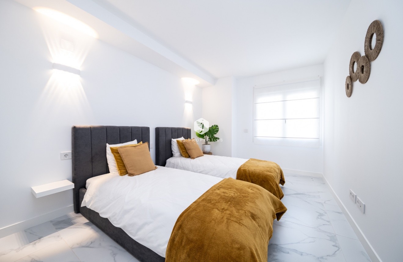 Resale - Apartment / flat -
Torrevieja - Costa Blanca