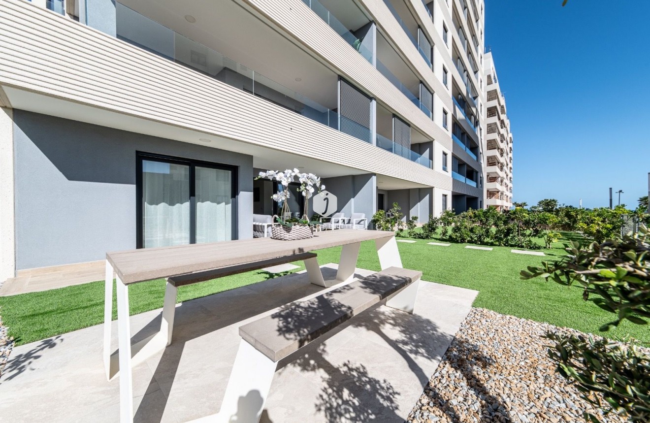 Resale - Apartment / flat -
Torrevieja - Costa Blanca