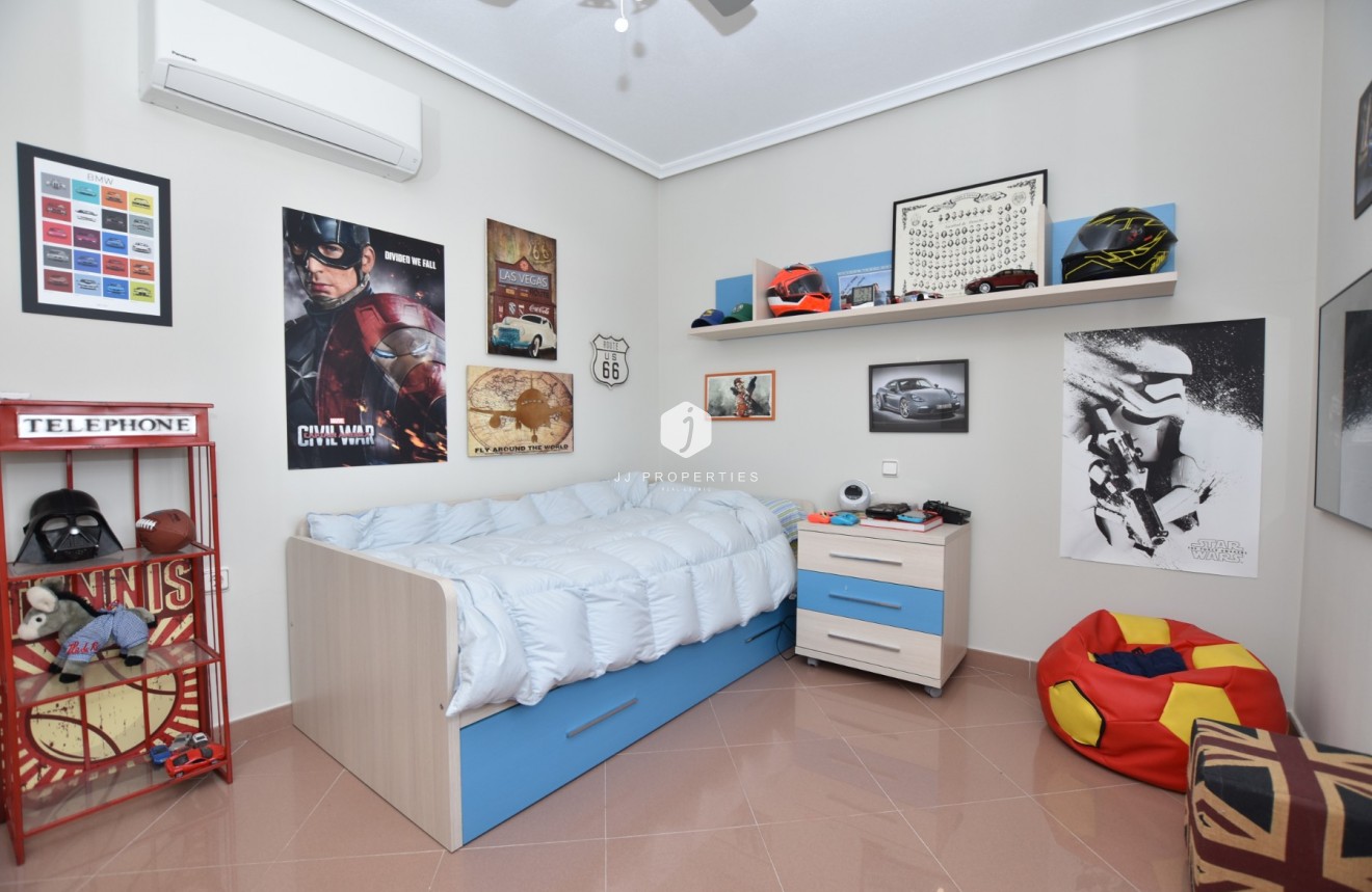 Tweedehands - Villa -
Orihuela Costa - Costa Blanca