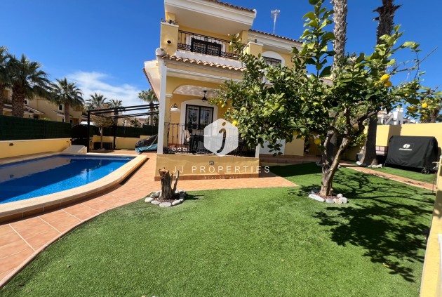 Tweedehands - Villa -
Orihuela Costa - Costa Blanca