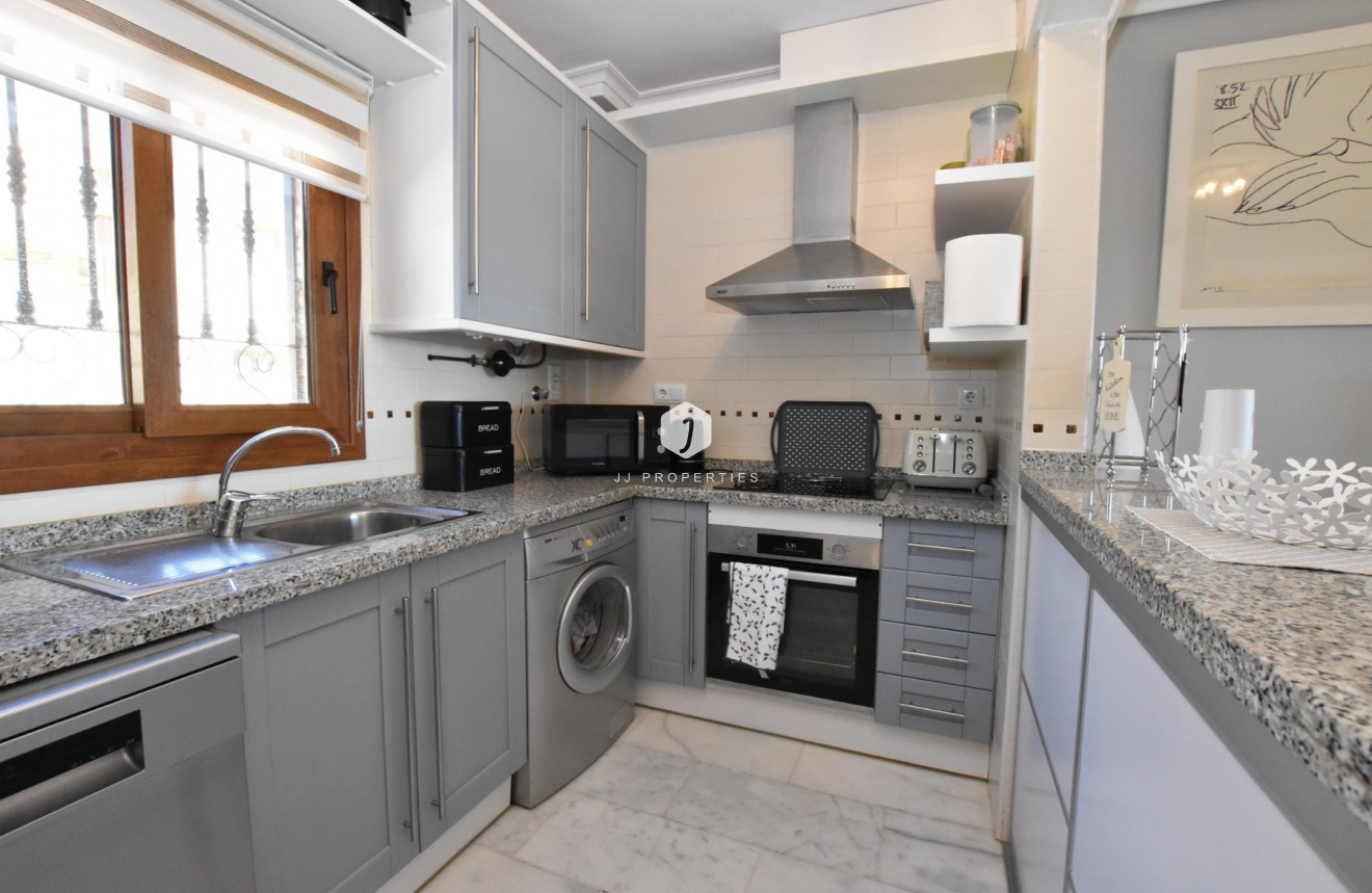 Tweedehands - Appartement / flat -
Algorfa - Inland