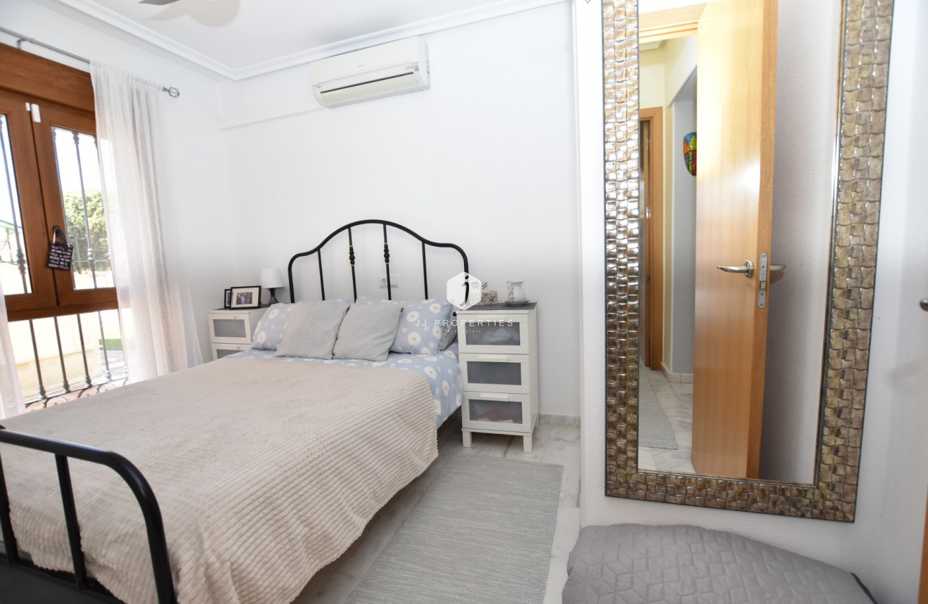 Tweedehands - Appartement / flat -
Algorfa - Inland