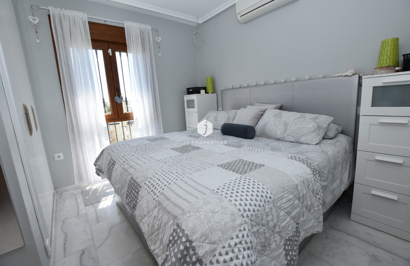 Tweedehands - Appartement / flat -
Algorfa - Inland