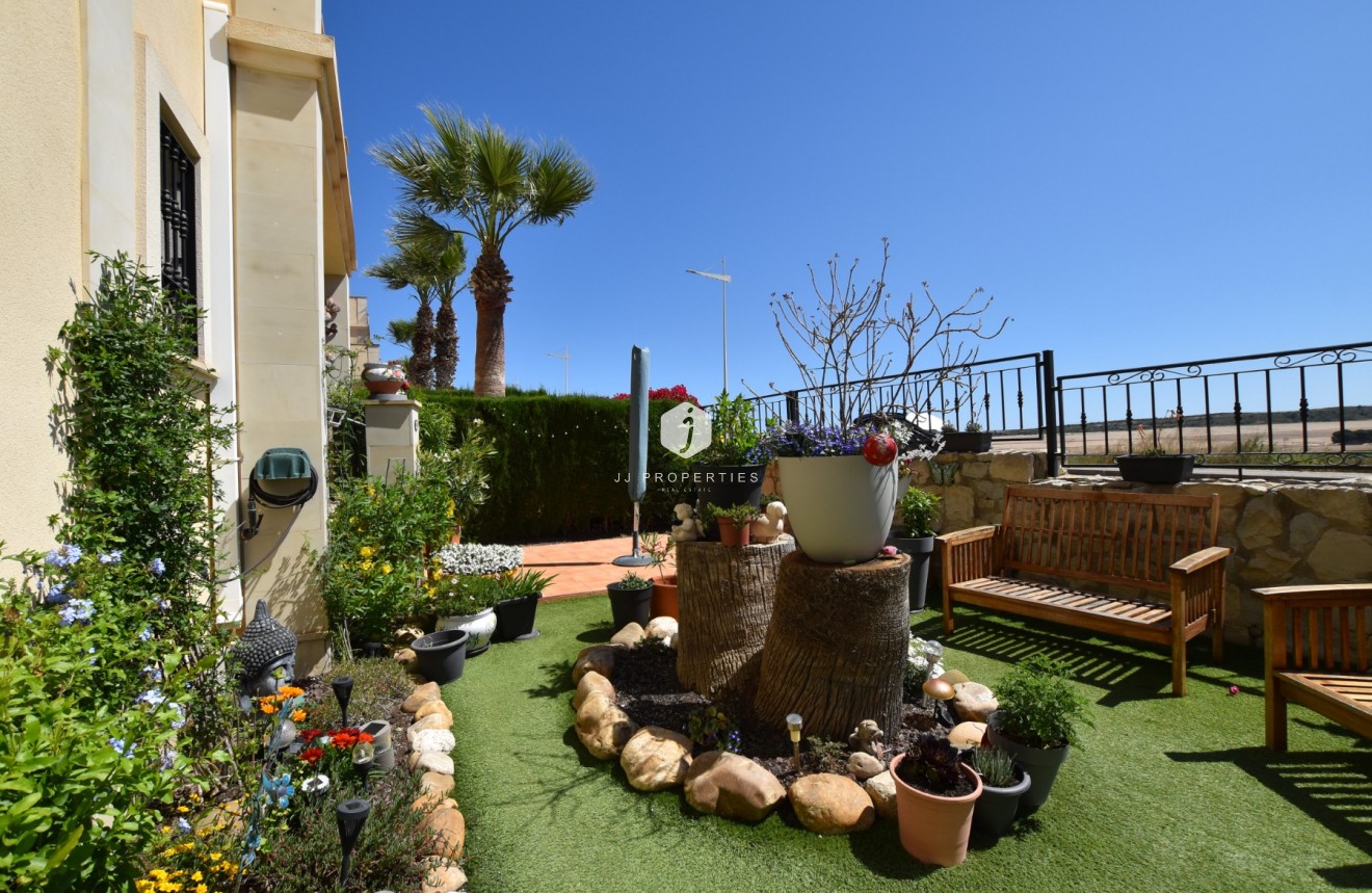 Tweedehands - Appartement / flat -
Algorfa - Inland