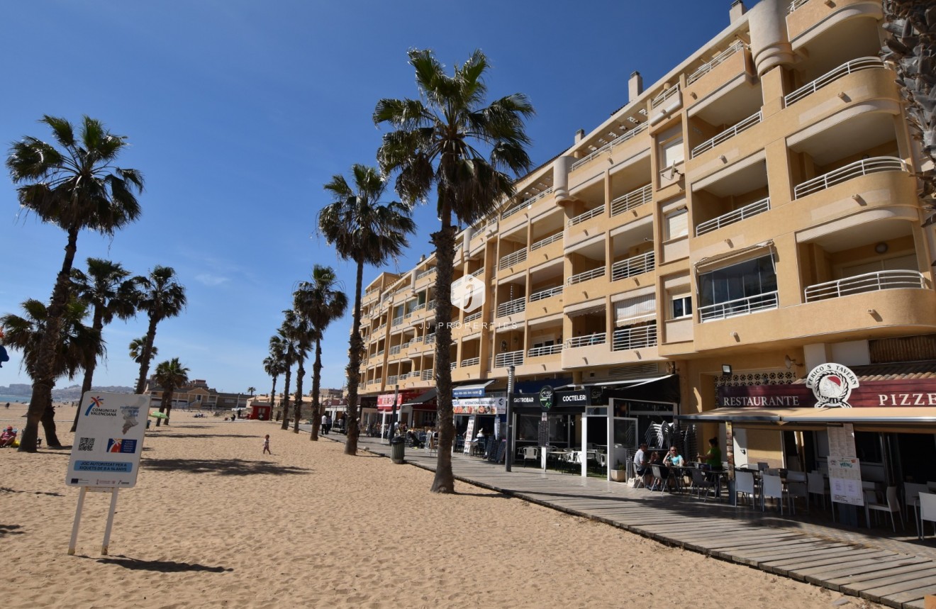 Aus zweiter Hand - Wohnung -
La Mata - Costa Blanca