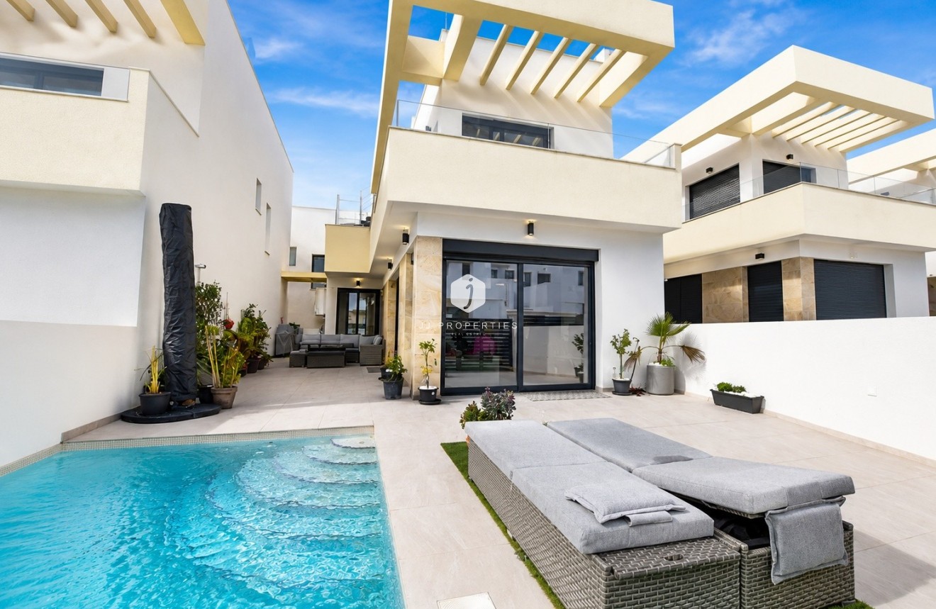 Segunda mano - Villa -
Los Montesinos - Costa Blanca