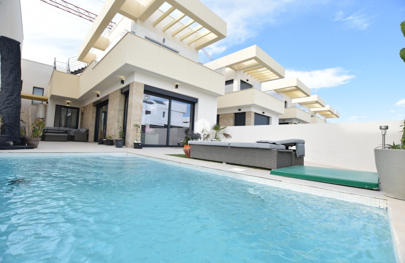 Segunda mano - Villa -
Los Montesinos - Costa Blanca