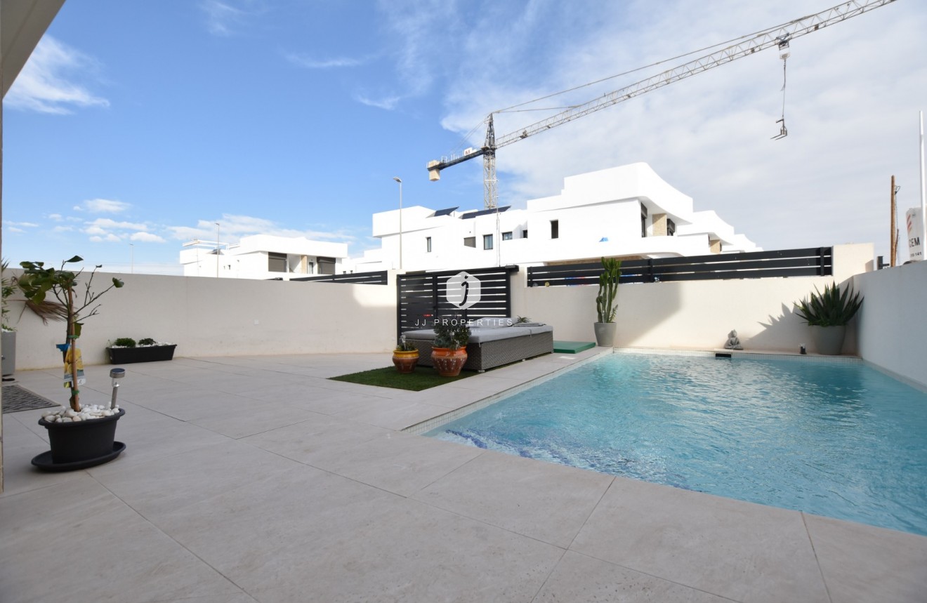 Segunda mano - Villa -
Los Montesinos - Costa Blanca